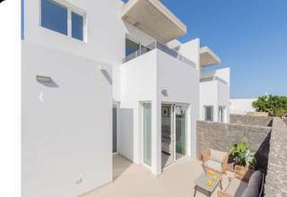 Casa a due piani in Costa Teguise, Lanzarote. 